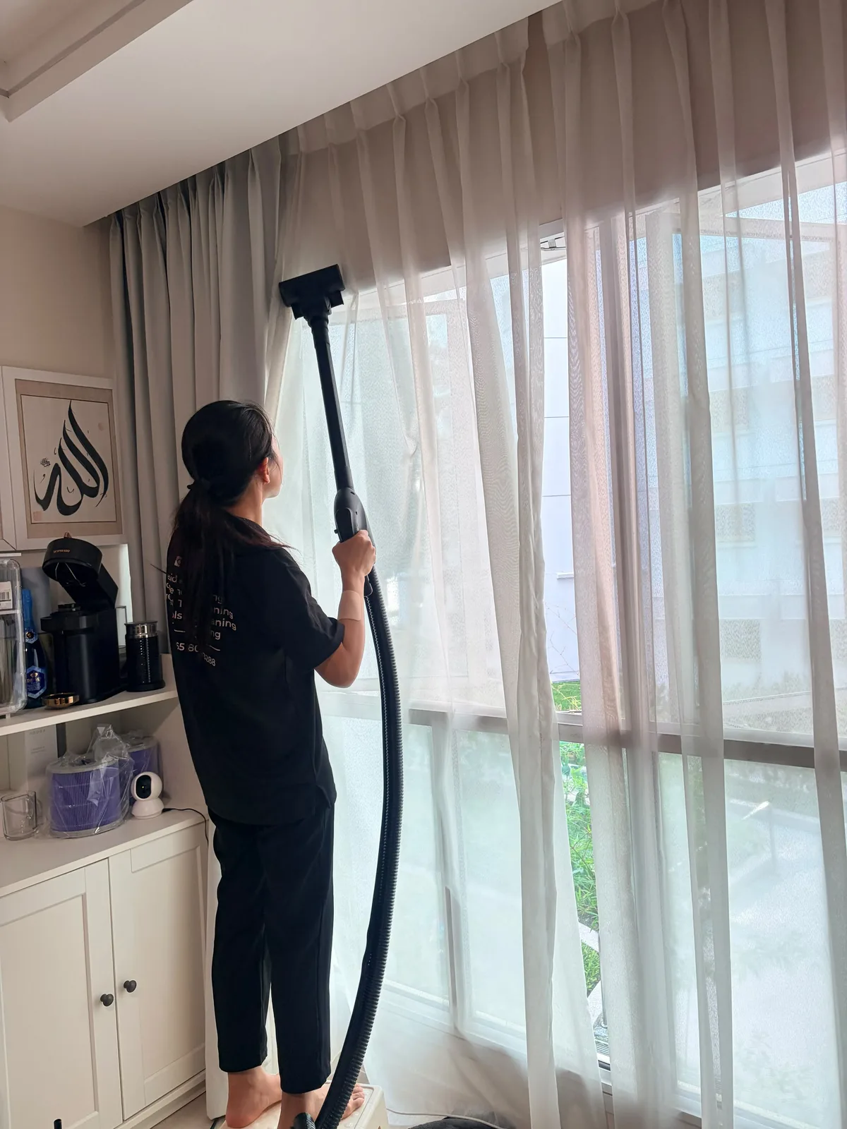 Curtain deep cleaning โ full-height extraction treatment